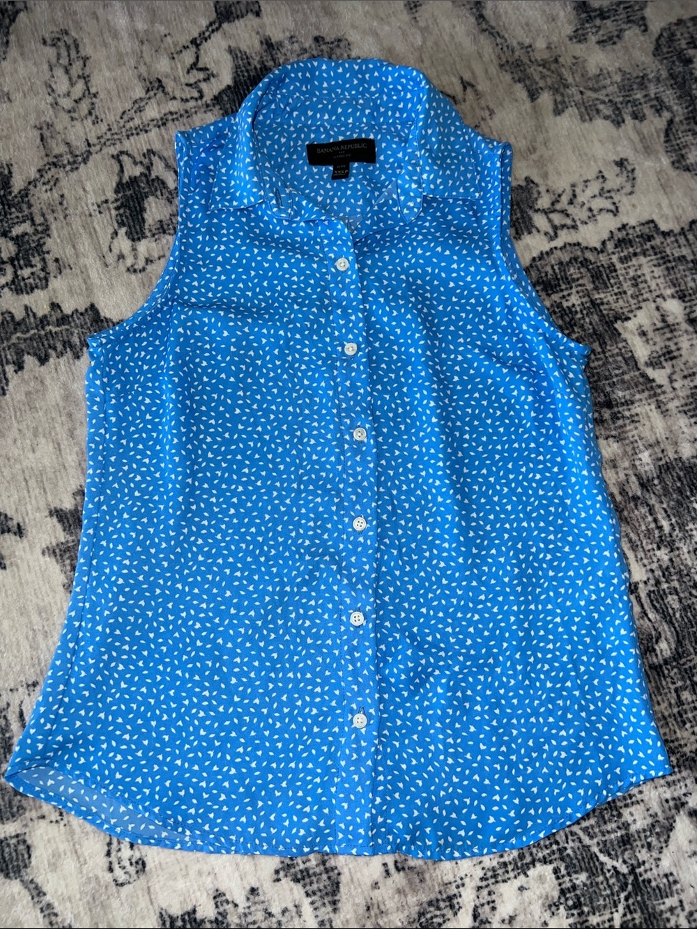 Banana Republic Blue polyester Sleeveless Button-Front Printed Shirt